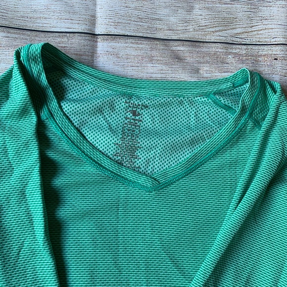 Athletic Works | Green long sleeve work out top - Picture 3 of 6